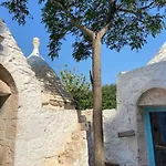 Trulli Di Charme Eutuxia * Villa Castelli