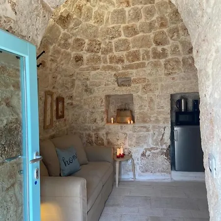 Trulli Di Charme Eutuxia Villa Castelli