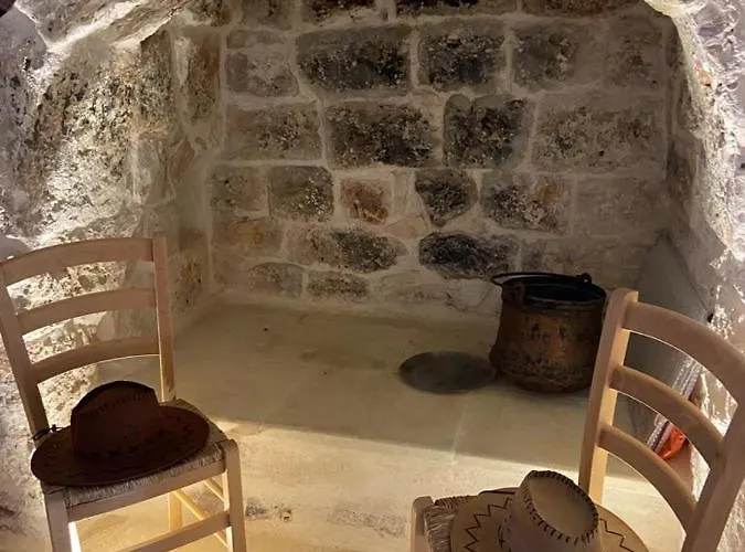 Trulli Di Charme Eutuxia * Villa Castelli