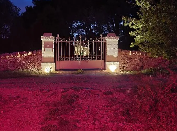 Trulli Di Charme Eutuxia Villa Castelli